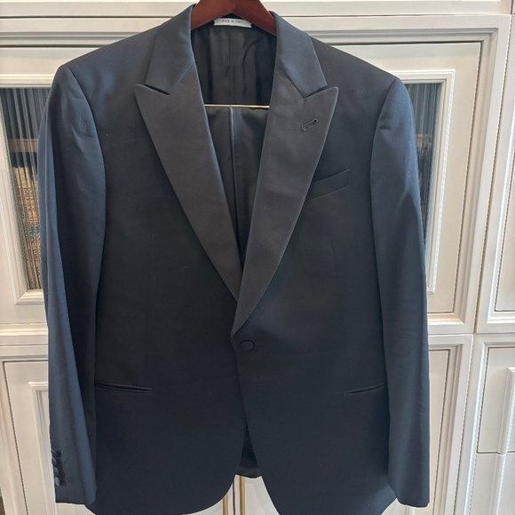*MENS* Giorio Armani Tuxedo - Picture 5 of 15